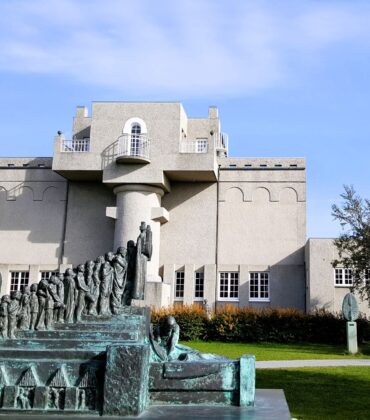 The Ultimate Hallgrímskirkja Experience: A Deep Dive for Tourists Staying at Hótel Reykjavík Saga — Where Architecture, History & Icelandic Soul Converge