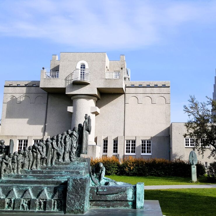 The Ultimate Hallgrímskirkja Experience: A Deep Dive for Tourists Staying at Hótel Reykjavík Saga — Where Architecture, History & Icelandic Soul Converge