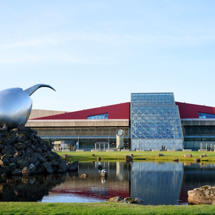 The Ultimate Traveler’s Blueprint: Navigating Keflavík International Airport (KEF) — and Why Hótel Reykjavík Saga Is Your Smartest Reykjavík Base