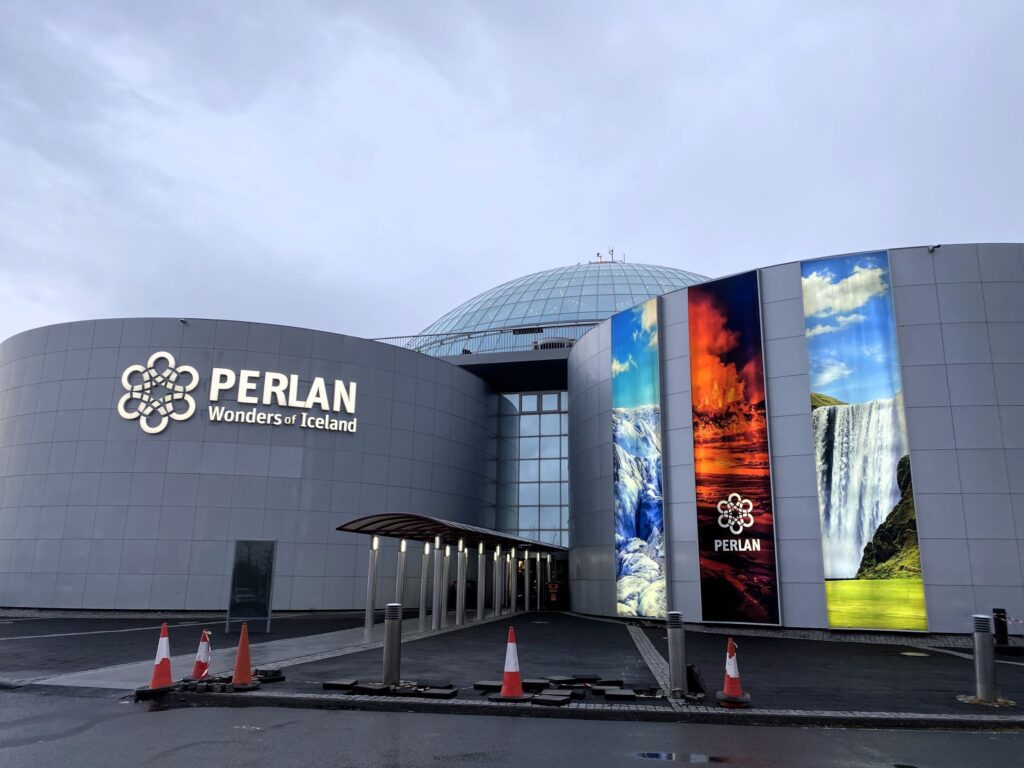 Perlan Íshellir The Ultimate Reykjavík Skyline Experience: Perlan (The Pearl) — A ...
